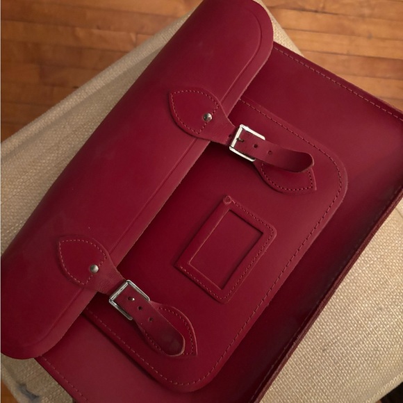 Large cranberry Cambridge Satchel - Picture 2 of 6